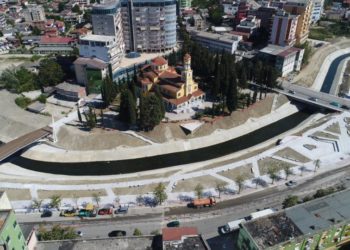 Rama nxjerr FOTO: E kaluara e shëmtuar e Fierit, me “Lanën” e tij, do t’ia lënë vendin hapësirës së re