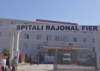 Bie në gropën me serë, ndërron jetë 68-vjeçarja në Fier