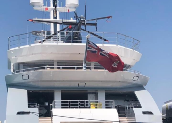 FOTO/ “Cloudbreak”, Një tjetër jaht luksoz ankorohet në portin e Vlorës