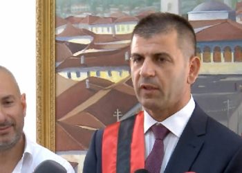 “I arrestuar në Greqi”/ Pas Pjetrit, PD nxjerr emrin tjetër: Prokuroria të verifikojë kryebashkiakun socialist