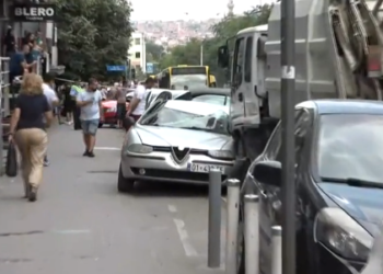 Kamionit i prishen frenat, merr përpara 9 makina dhe plagos 3 persona