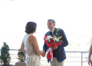 Klosi takohet me familjen spanjolle që u sulmua nga pronari i lokalit: Shqipëria s’përfaqësohet nga një njeri