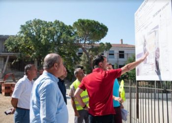 Rikonstruktohet shkolla 9-vjeçare në Ndroq, Veliaj: Fëmijët s’do të jenë të detyruar që të shkojnë në Tiranë
