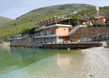 Çfarë po ndodh në lokalin e Mihal Kokëdhimës që u mbyll pas incidentit