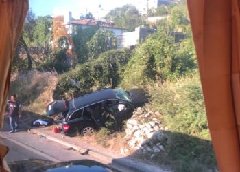 Sende të shpërndara, makina të shkatërruara dhe fëmijë të tmerruar, FOTO dramatike nga aksidenti i Lezhës