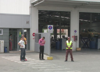 Shërbimet për makinën/ Ja procedurat që mund të ndiqni për të shpëtuar nga radhët e gjata