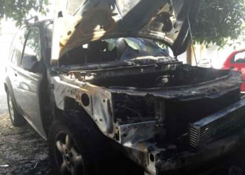Shkrumbohet një ‘Land Rover’ pranë stadiumit të Sarandës