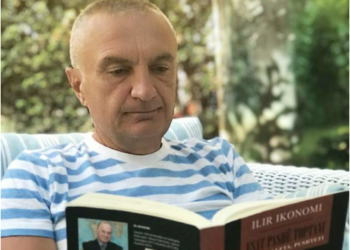 Meta ka një mesazh duke lexuar librin për Esat Pashë Toptanin: Histori që s’duhen harruar