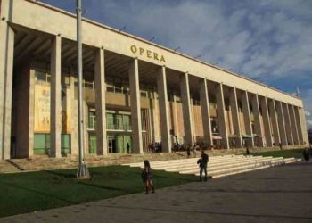 Rama sjell pamjet si ishte dhe si u bë Teatri i Operas dhe Baletit: S’po flas fare, shihni e gjykoni