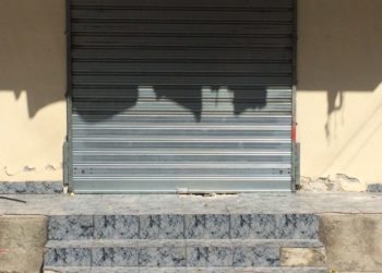 Tritol parukerisë së një gruaje në Nikël, policia nis hetimet