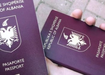 Pasaporta shqiptare/Këto janë rastet kur kosovarët mund ta marrin