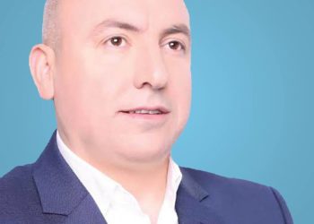 Ish-kryebashkiaku i Përmetit e liron vetë zyrën: Nuk mund të sakrifikoja mbështetësit e mi për një karrige, s’jam tradhtar