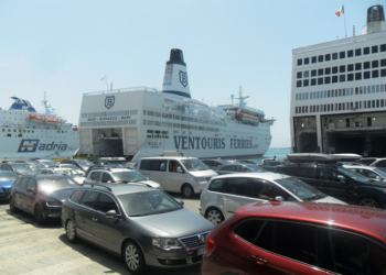 Fluks emigrantësh në Durrës, shqiptarët zgjedhin vendin e tyre për të kaluar pushimet