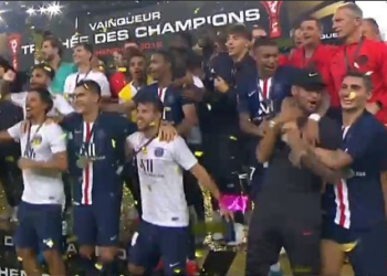 VIDEO/ Çfarë po ndodh te PSG-ja, Mbappe përzë Neymar, Verrati e merr me forcë