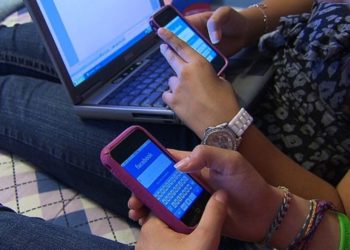 Studimi/ Problemet mendore që shkaktohen nga rrjetet sociale, femrat më të prekura