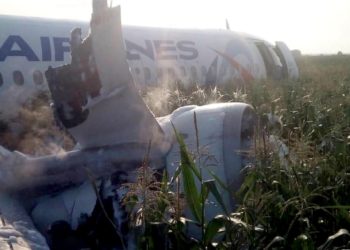 Futbolli në Rusi nderon pilotin që shpëtoi 232 persona