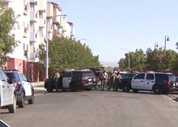 VIDEO/ Qëllohet me snajper një deputet amerikan pranë Los Angelos, polica në kërkim të autorit