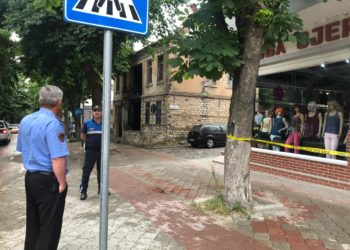 Dy vëllezër në kërkim, goditën me thikë 38-vjeçarin Shkodër
