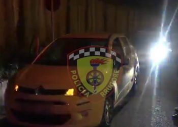 Gara me makina në rrugët e Tiranës si në filma, hiqen 19 leje drejtimi (video)