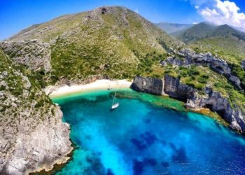 “Ka të gjitha tiparet e një destinacioni klasik mesdhetar”/ Shqipëria mes 6 vendeve më të bukura për t’u vizituar