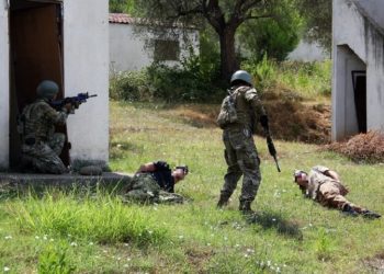 FOTO/ “Leksion” shqiptar për Navy Seal amerikane, Xhaçka: Më të mirët stërviten me më të mirët