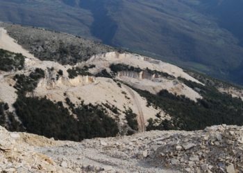 Shkatërrimi i Malit të Tomorrit/ Bosët e guroreve mundin qeverinë, vendimi absurd i gjykatës
