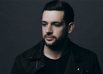 VIDEO/ Shoqërohet nga policia Vin Veli, momentet e ndalimit në ish-Bllok të DJ të njohur