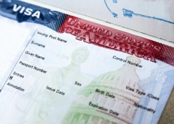 Nga Shqipëria në SHBA për 25 mijë dollarë, ekstradohet nga Italia 27-vjeçari i shpallur në kërkim