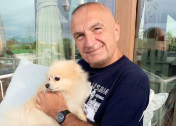 Pas Ramës edhe Meta bën thirrje që shqiptarët t’i rikthehen përditshmërisë