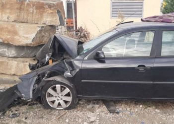 Aksident në aksin Laç-Fushë Krujë, 4 të plagosur, shoferin e zë gjumi në timon