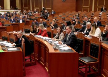 “21 Janari të shpallet festë kombëtare”, zbulohet kërkesa opozitës drejtuar Kuvendit