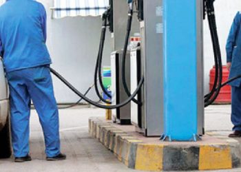 Pranga 17-vjeçarit në Tiranë, pagoi me euro false në një pikë karburanti