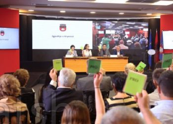 Konstituohet Këshilli i Qarkut të Tiranës, kryetar rizgjidhet Aldrin Dalipi