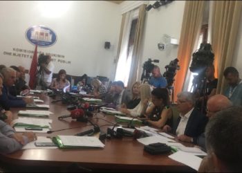 Rrëzohet me 12 vota dekreti i Metës për ligjin në Akademinë e Shkencave