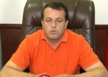 Ish-kreu i komunës së Kasharit dhe 6 vartësit merren të pandehur, abuzuan me lejet për pallate