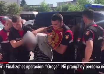 Pranga dy të rinjve në Shkodër, tentuan të trafikonin armë dhe kanabis drejt Malit të Zi