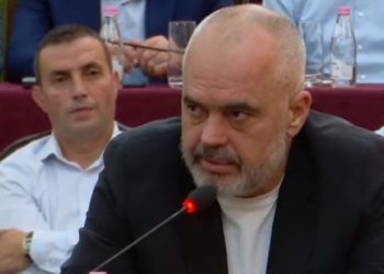 Rama kërkesë Veliajt: Mund ta shtyjmë atë ditën pa makina?