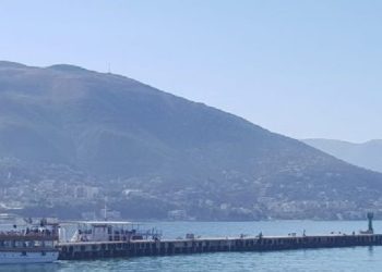 Sazani dhe Karaburuni u “pushtuan” nga 2 mijë turistë vetëm për shtatorin