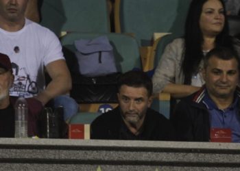 “Turp nëse toleron urrejtjen”, Braçe i drejtohet Dukës për banderolën fashiste në derbi