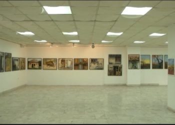 ‘Mozaiku i jetës’ prezantohet në Tiranë, tre piktorët kosovarë të frymëzuar nga natyra