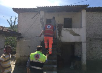 Pasojat e tërmeteve, banorët e zonave rurale kërkojnë ndihmë