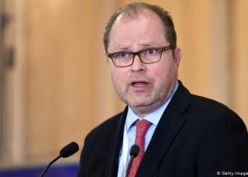 Zyrtari gjerman takohet me kreun e KLP-së, ngritja e SPAK dhe BKH-së objekt i diskutimit