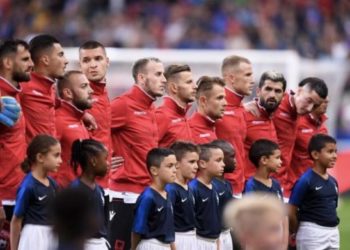 “France Football” jep notat për Shqipërinë, përveç Keidi Bares, të gjithë janë për turp