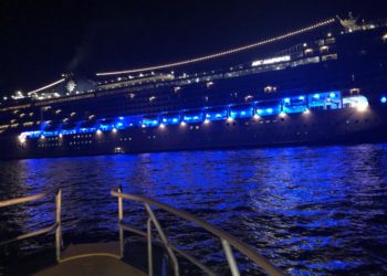 FOTO/ Kroçiera kërkon ndihmë, doktori i portit të Durrësit i shpëton jetën turistit italian