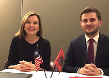 “Fulbright”, zgjerohen shkëmbimet e studentëve mes Shqipërisë dhe SHBA-ve