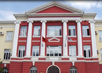 Fakulteti i Gjuhëve të Huaja në “ditë të vështira”, Dekani: Mesatarja rrezikon mbylljen e disa degëve