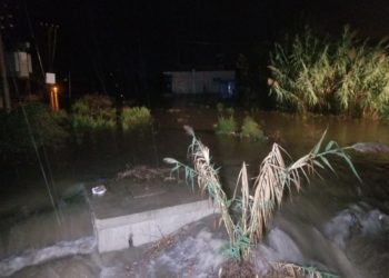 Balluku dhe Lleshaj hapin pallatin e kulturës në Kamëz për strehim