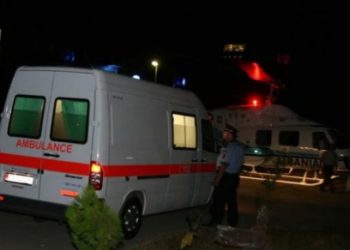 Kamioni përplas 21-vjeçarin me biçikletë tek ‘Pallati me shigjeta’, i riu në gjendje të rëndë