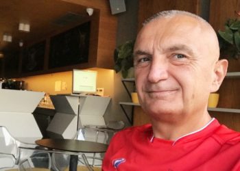 Ilir Meta: Jam te kafja e lagjes, gati për të ndjekur Kombëtaren