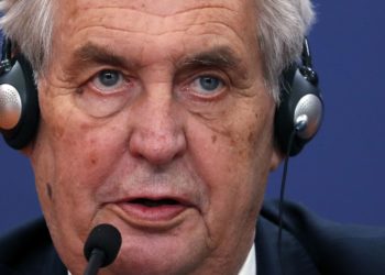 “Pyeti futbollistët çekë a ekziston Kosova o president pijanec”